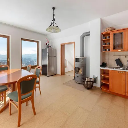 Apartma Struc *